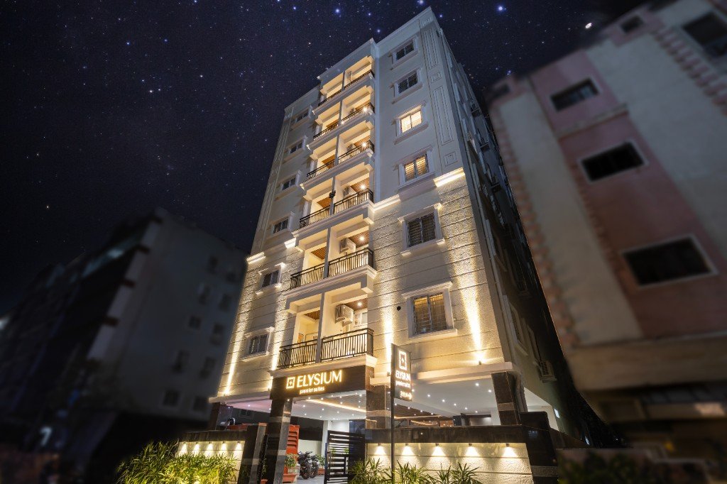 Elysium Premier Suites, Hitec City — Facade under the stars