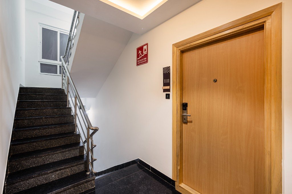 Elysium Premier Suites, Hitec City — Stairwell and suite entry