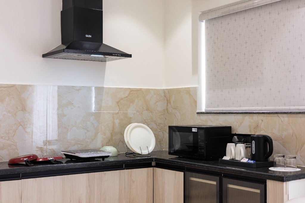 Elysium Premier Suites, Hitec City — Ensuite bathroom detail